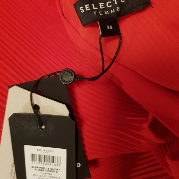 Elegant Red Pleaded Dress  "Selected Femme" - Picture 6 of 7